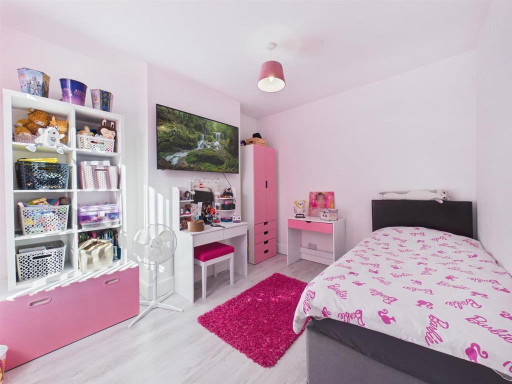 Bedroom: