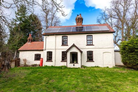 4 bedroom detached house for sale, Lower Denbigh Rd, St Asaph, Denbs LL17 0EP