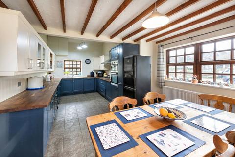 4 bedroom detached house for sale, Lower Denbigh Rd, St Asaph, Denbs LL17 0EP