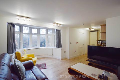 2 bedroom flat to rent, Renters Avenue, Hendon