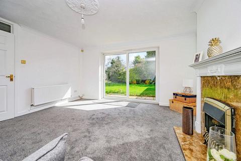 undefined, Almond Close, Luton