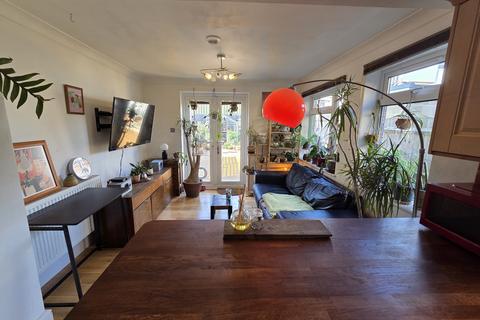 undefined, South Croydon CR2