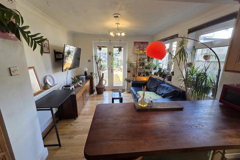undefined, South Croydon CR2