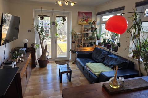 2 bedroom flat to rent, South Croydon CR2