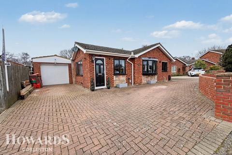 3 bedroom detached bungalow for sale, Amhurst Gardens, Belton