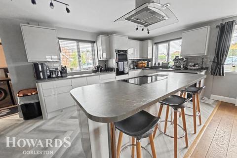 3 bedroom detached bungalow for sale, Amhurst Gardens, Belton