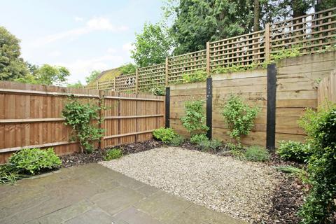 undefined, High Street, Esher, KT10