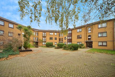 1 bedroom flat for sale, Westgate Court, Waltham Cross, EN8