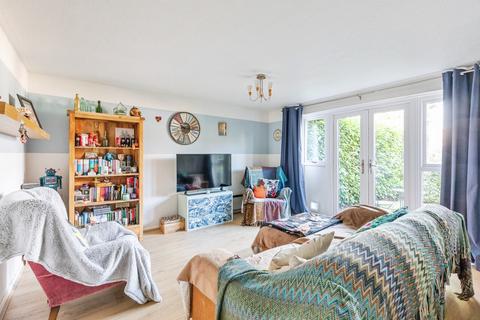 1 bedroom ground floor flat for sale, The Rise, Northampton, NN2