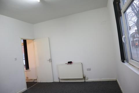 2 bedroom flat to rent, Melton Road, Leicester LE4
