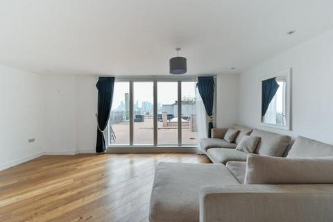3 bedroom flat for sale, Seren Park Gardens, London, SE3