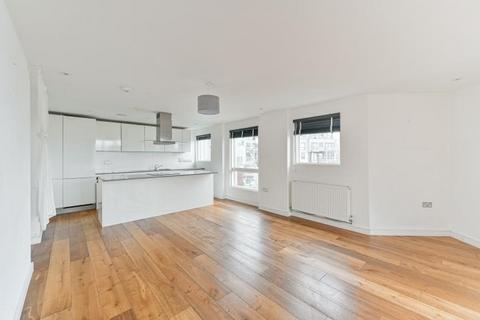 3 bedroom flat for sale, Seren Park Gardens, London, SE3