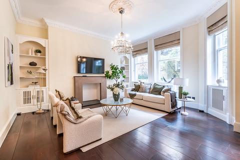 3 bedroom flat for sale, Campden Hill Court, Campden Hill Road, London, W8