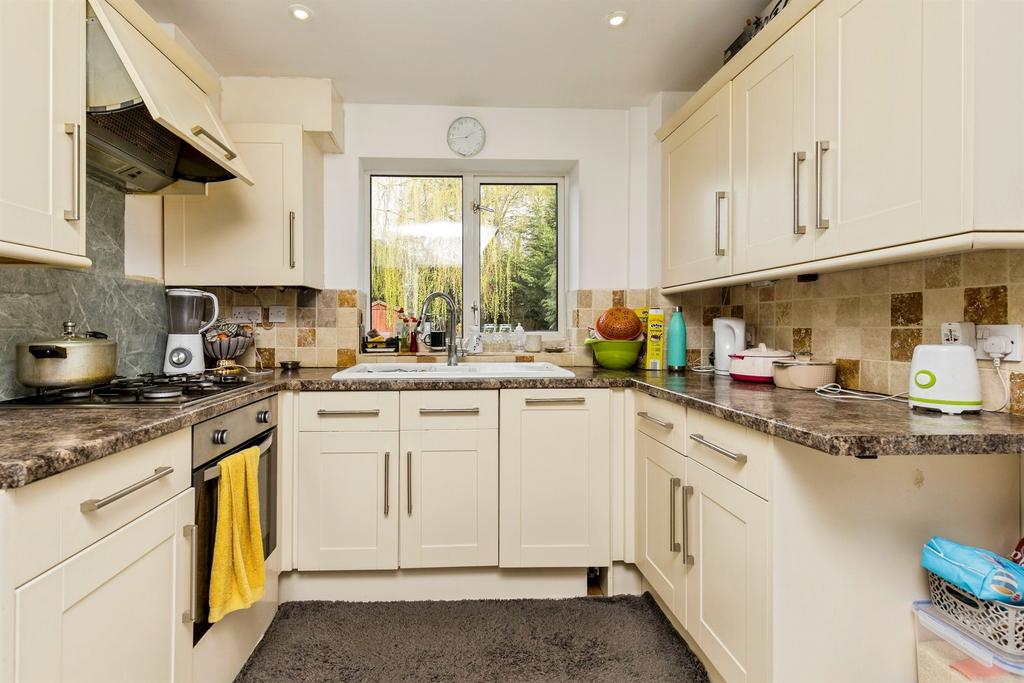 House in Crawley - View 3