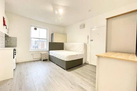 Studio to rent, Ladbroke Grove W10