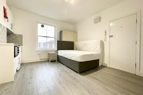 Studio to rent, Ladbroke Grove W10