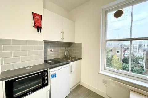 Studio to rent, Ladbroke Grove W10