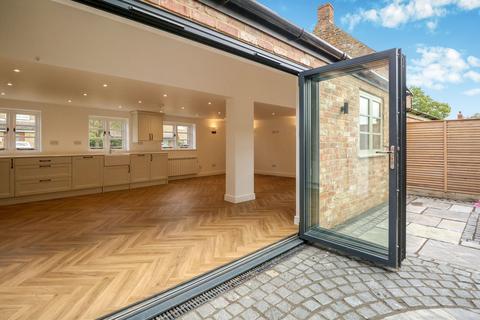undefined, Hill View, Eydon, NN11