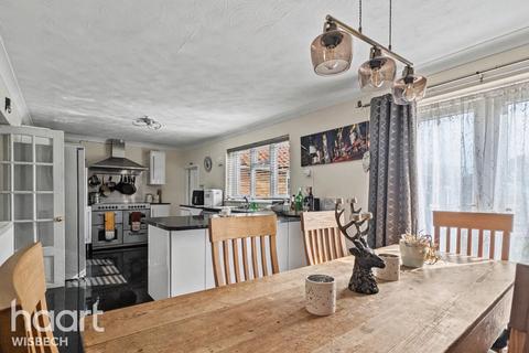 4 bedroom terraced house for sale, St Peters Road, Upwell