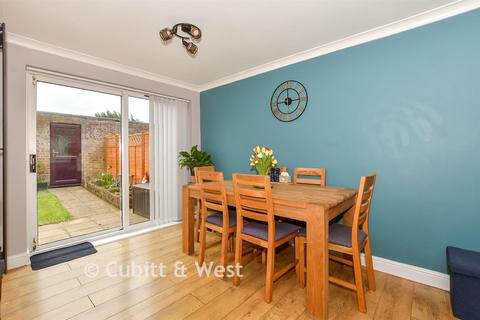 3 bedroom terraced house for sale, Glebelands, Pulborough, West Sussex