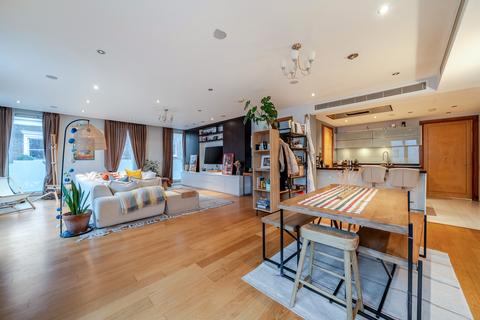 3 bedroom flat for sale, Cope Place, London, W8