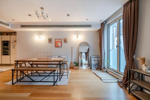 3 bedroom flat for sale, Cope Place, London, W8