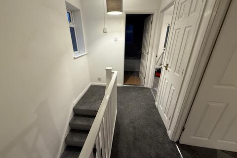 3 bedroom detached house to rent, West Drayton, UB7