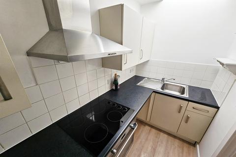 1 bedroom flat to rent, Broadstone
