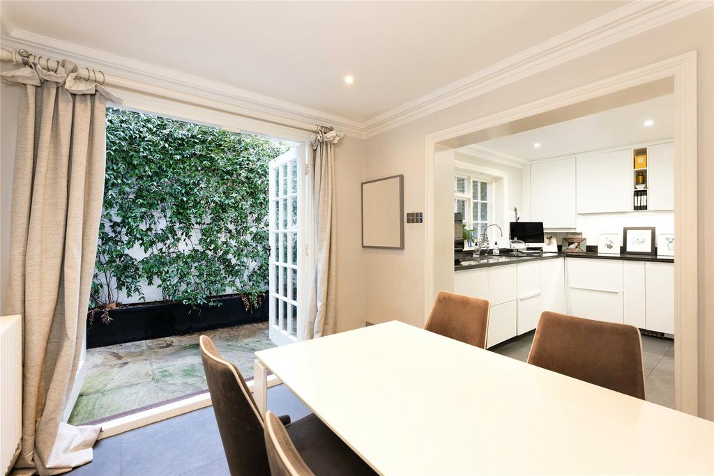 Breakfast Room