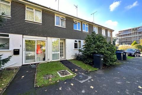 2 bedroom house to rent, Newton Court, HAYWARDS HEATH