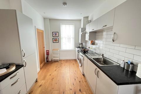 3 bedroom terraced house to rent, Prospect Terrace, Newton Abbot, TQ12