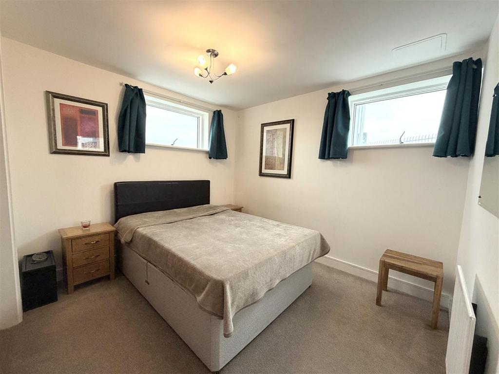 Bedroom.JPG