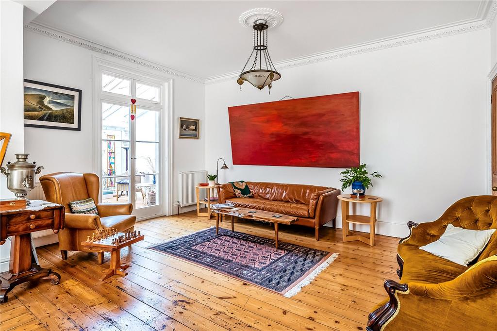 Sitting Room Area