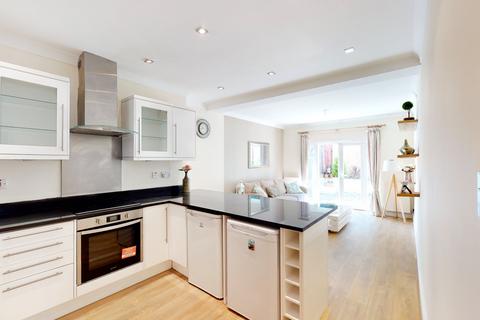 2 bedroom flat to rent, Sunnyside, Childs Hill, NW2