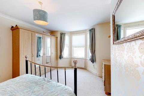 2 bedroom flat to rent, Sunnyside, Childs Hill, NW2