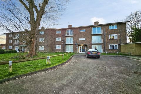 2 bedroom maisonette for sale, Oak Way, Crawley, West Sussex