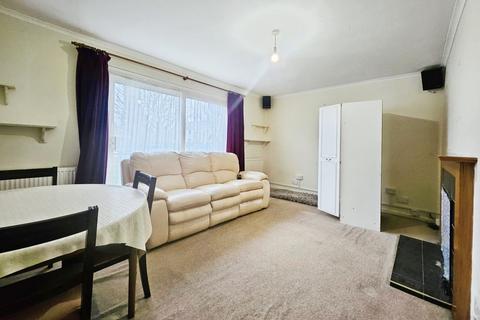2 bedroom maisonette for sale, Oak Way, Crawley, West Sussex