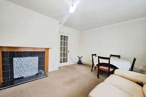 2 bedroom maisonette for sale, Oak Way, Crawley, West Sussex