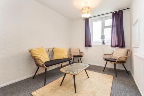 3 bedroom flat to rent, Mill Place, Kingston Upon Thames KT1