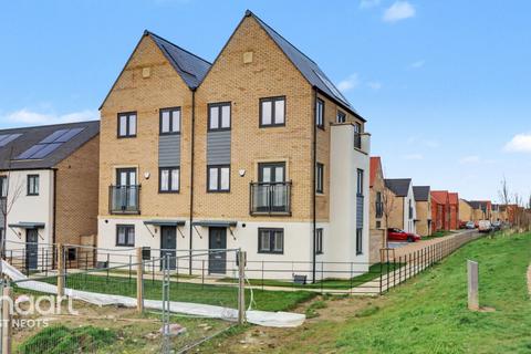 3 bedroom semi-detached house for sale, Wintringham, St Neots