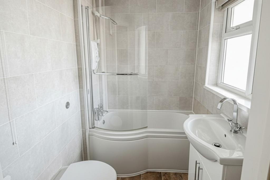 20260312035457 Bathr
