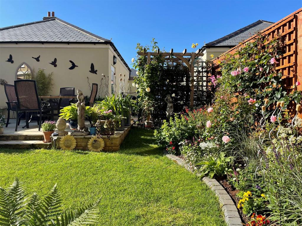 Garden 2 (4).jpg