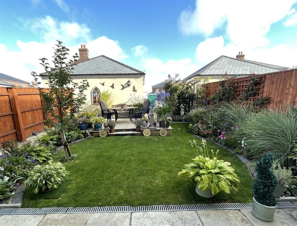 Garden 4.jpg