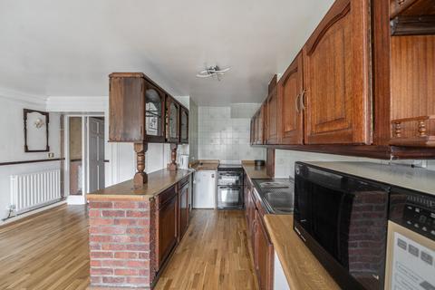 4 bedroom semi-detached house to rent, Plover Close, Hampshire SO16