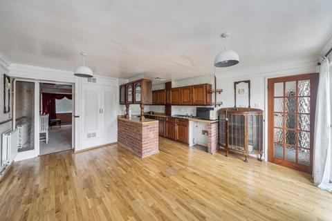 4 bedroom semi-detached house to rent, Plover Close, Hampshire SO16