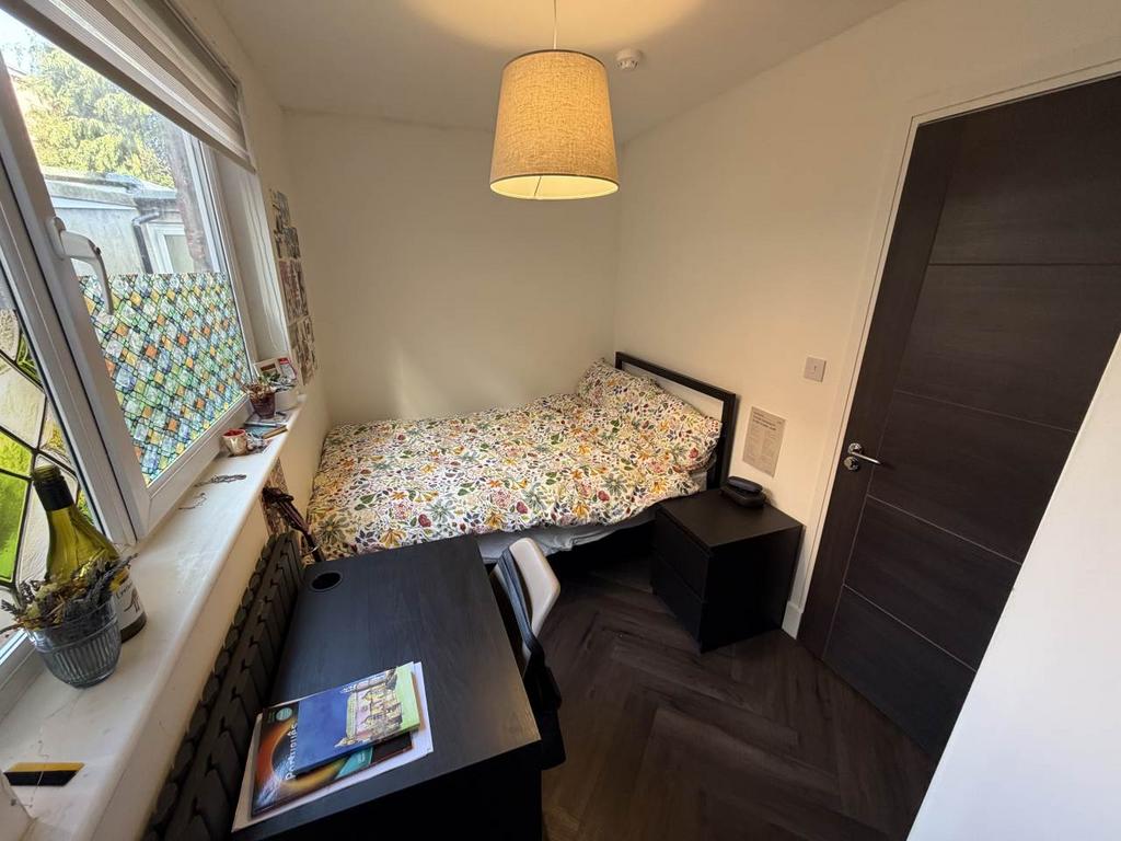 Room 3 (2)