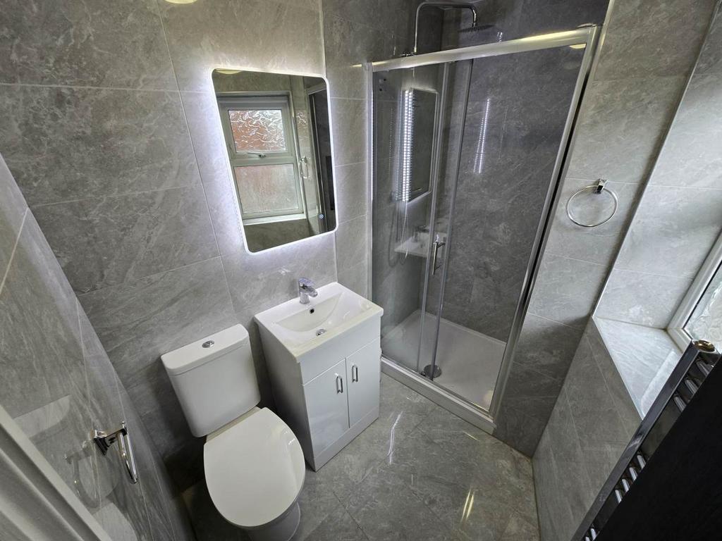 Room 4 Ensuite