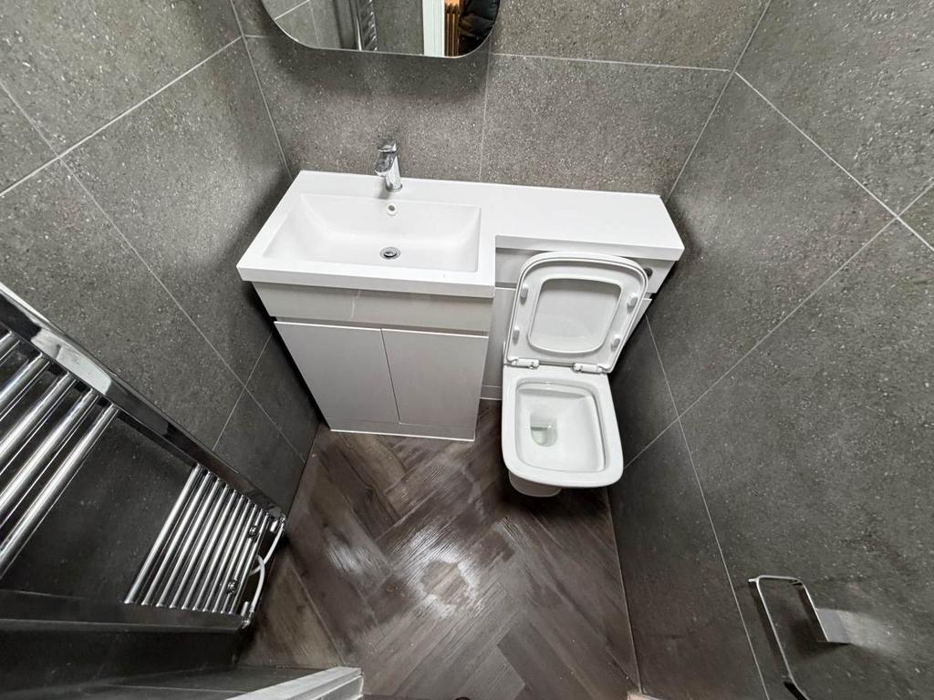 Hallway WC