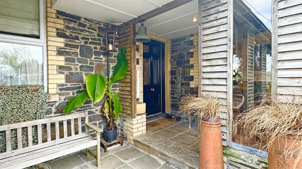 Front Porch 1.jpg
