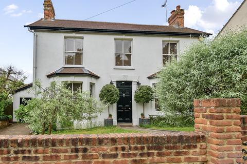Upper Weybourne Lane, Farnham, GU9